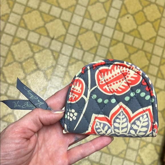 Like new Vera Bradley Gray Ribbon coin/card holder - Picture 3 of 15